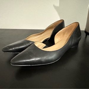 Naturalizer pointed toe black flats, size 8